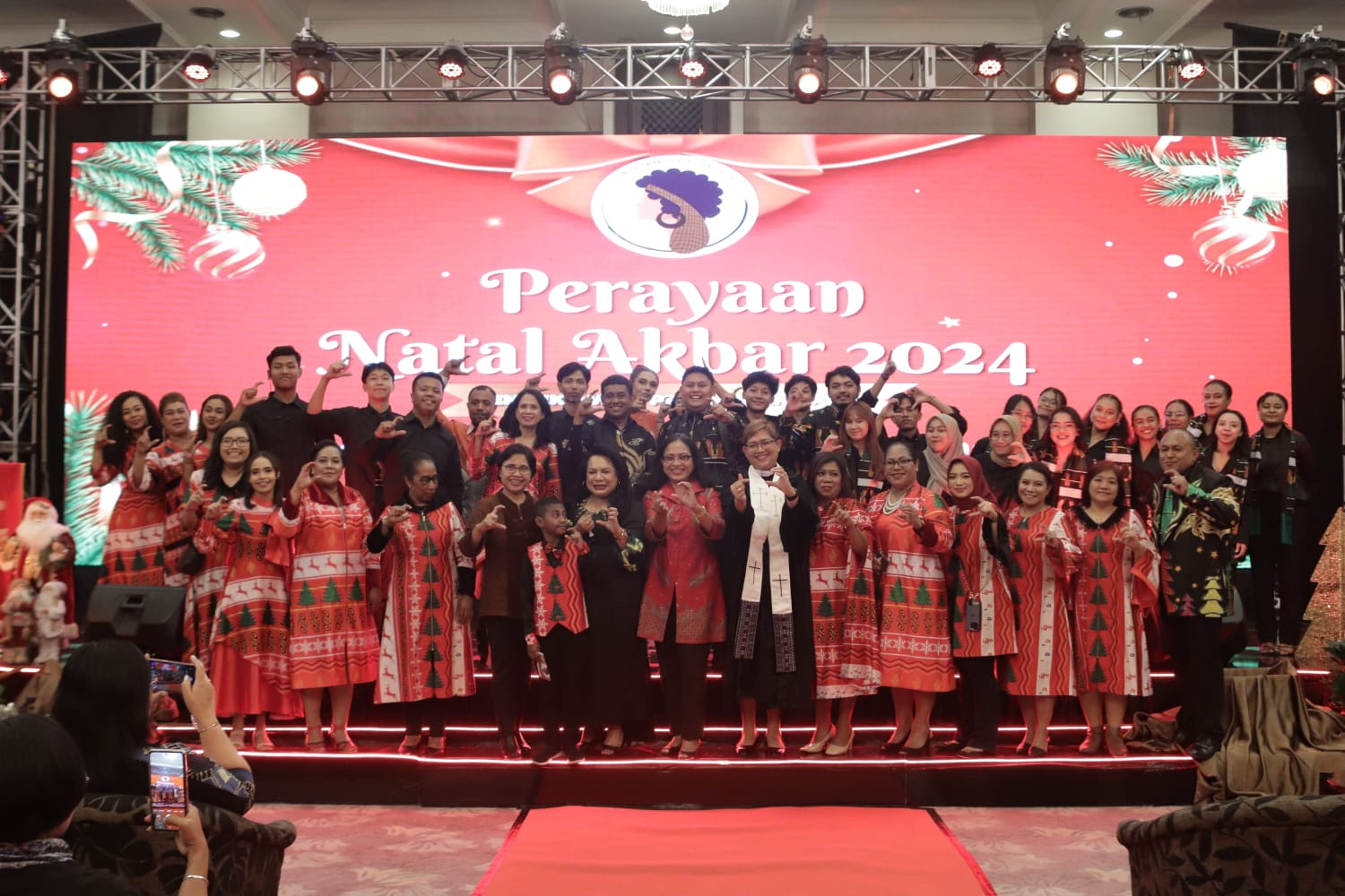 Perayaan Natal Akbar Cendekiawan Perempuan Papua 2024 WhatsApp_Image_2025-06-02_at_02_25_09_2f80c73a.jpg